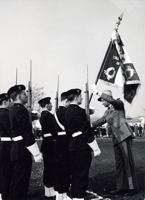 1965 Drapeau De Buzonniere